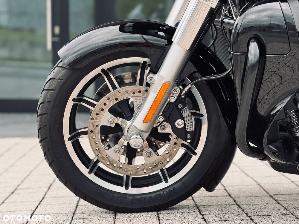 Harley-Davidson Touring Road Glide - 19
