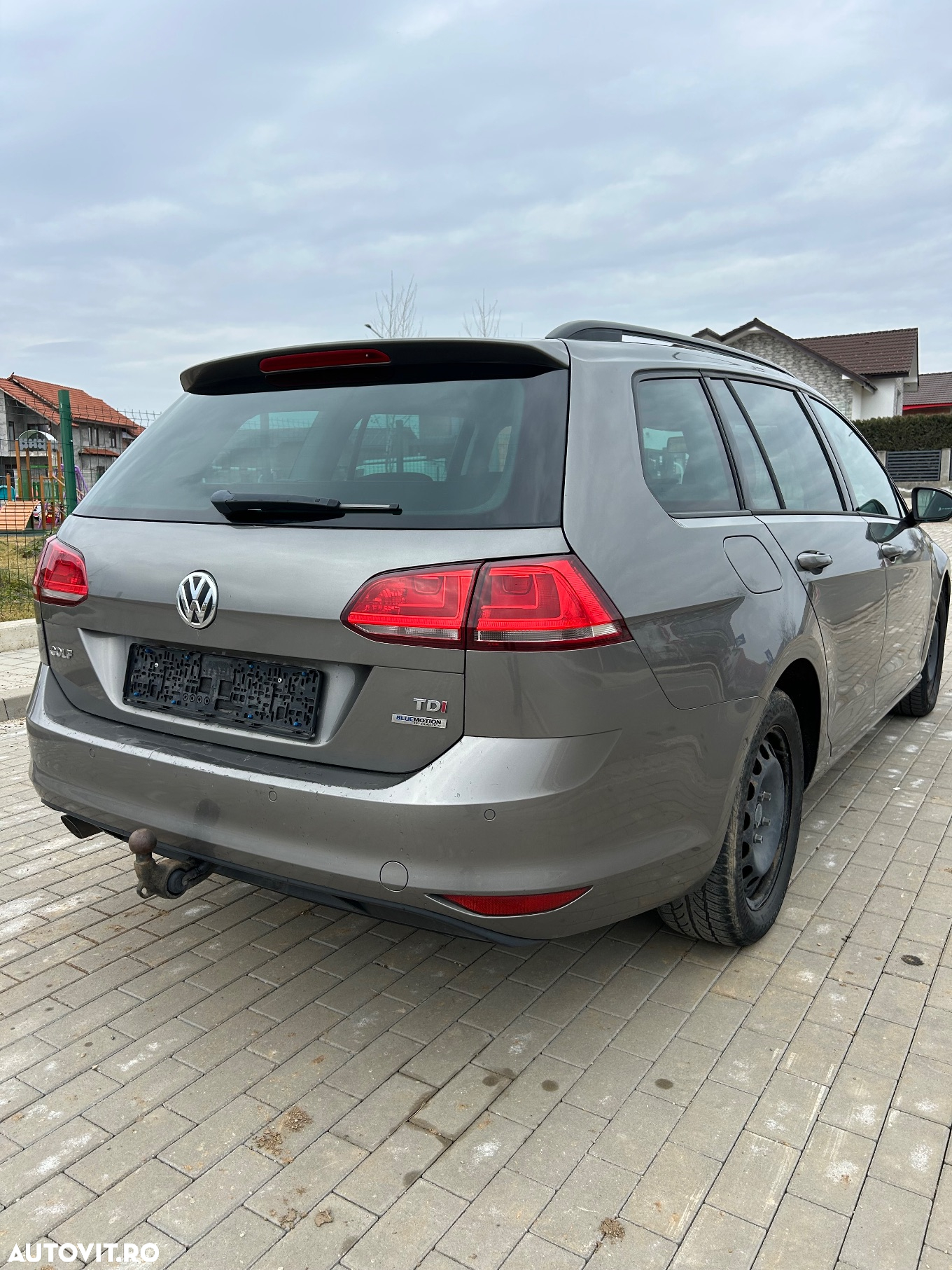 Volkswagen Golf 1.6 TDI DPF DSG BlueMotion Technology Comfortline - 4