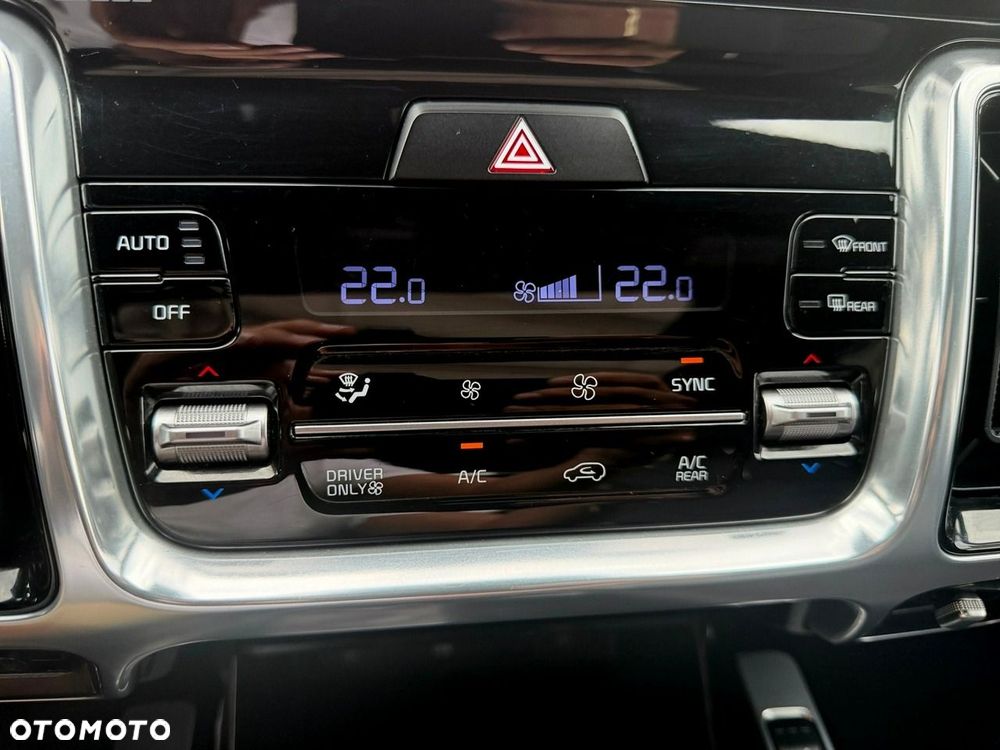 Kia Sorento - 32