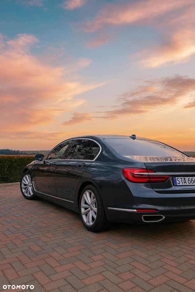 BMW Seria 7 750i - 2