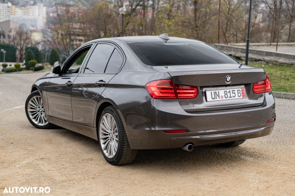BMW Seria 3 320d Aut. - 11