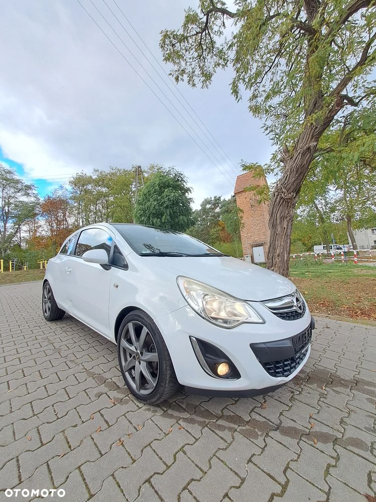 Opel Corsa 2011 photo 2