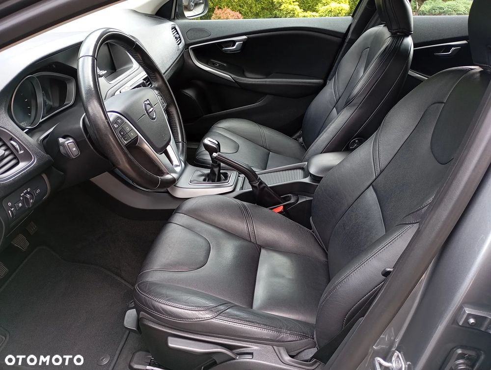 Volvo V40 D2 Momentum - 13
