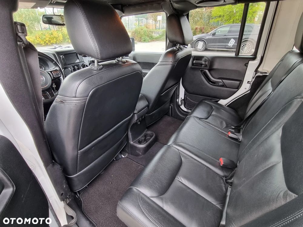 Jeep Wrangler 3.6 Unlim Sahara - 8
