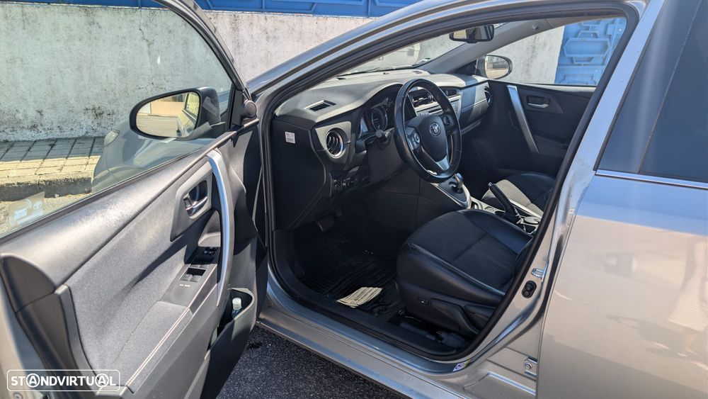 Toyota Auris Touring Sports 1.8 HSD Exclusive+Navi - 8