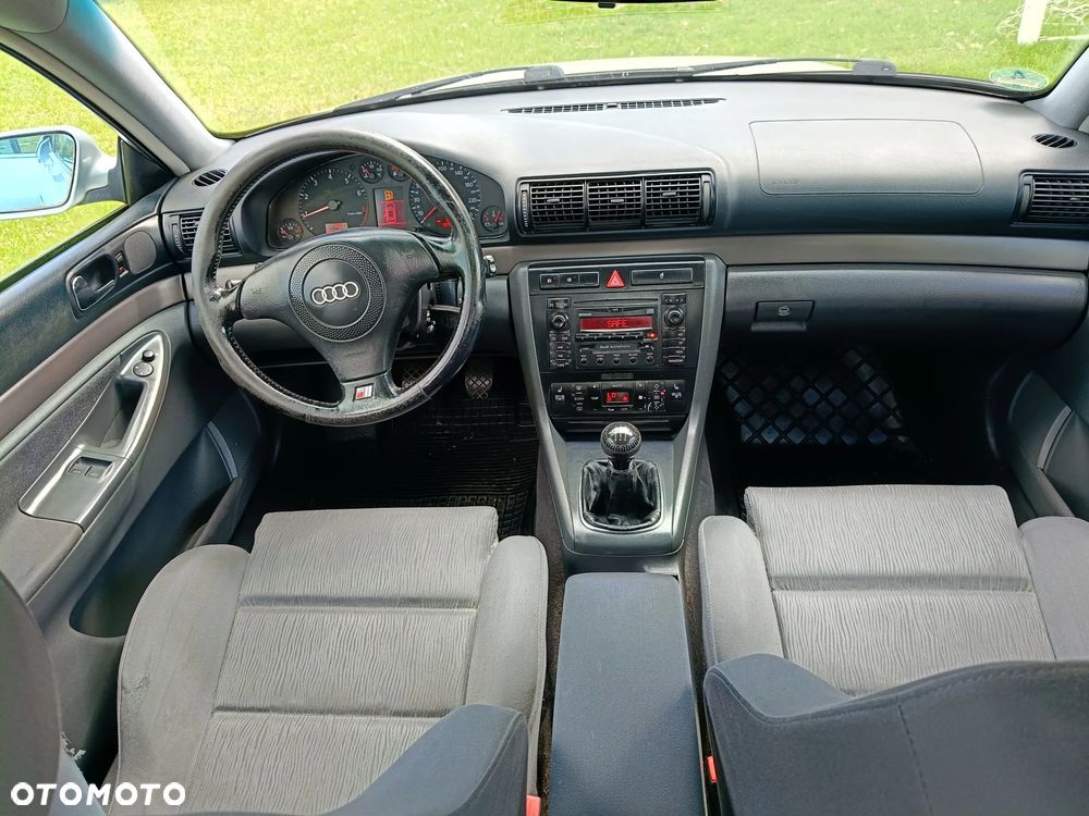 Audi A4 Limousine - 5