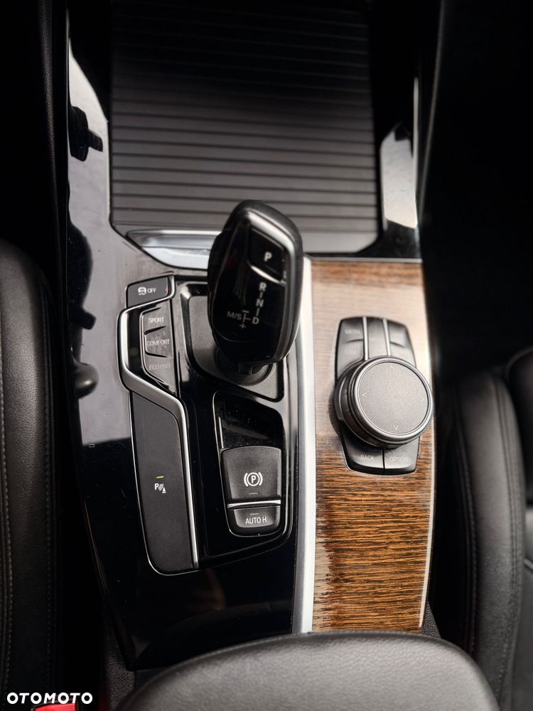 BMW X3 xDrive30i GPF Advantage - 35