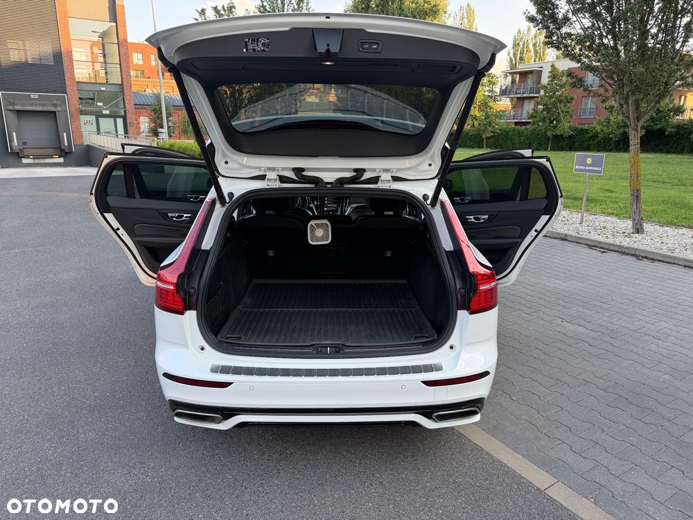 Volvo V60 B3 B R-Design - 17