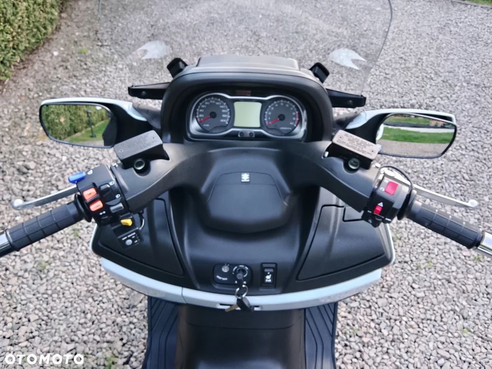 Suzuki Burgman - 5