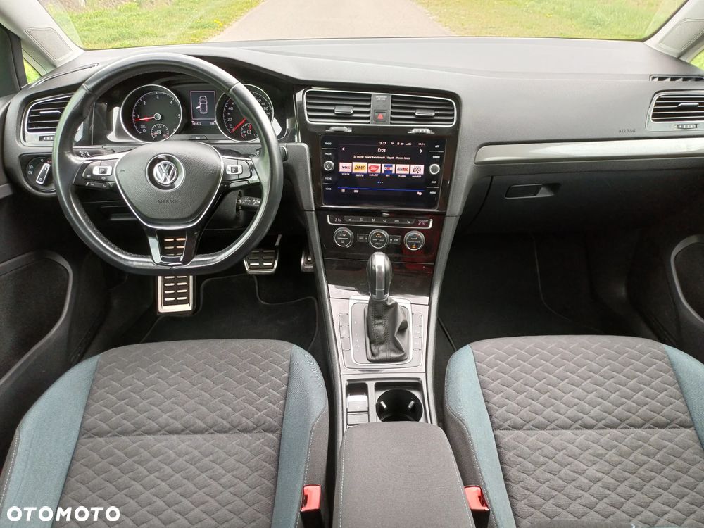 Volkswagen Golf - 23