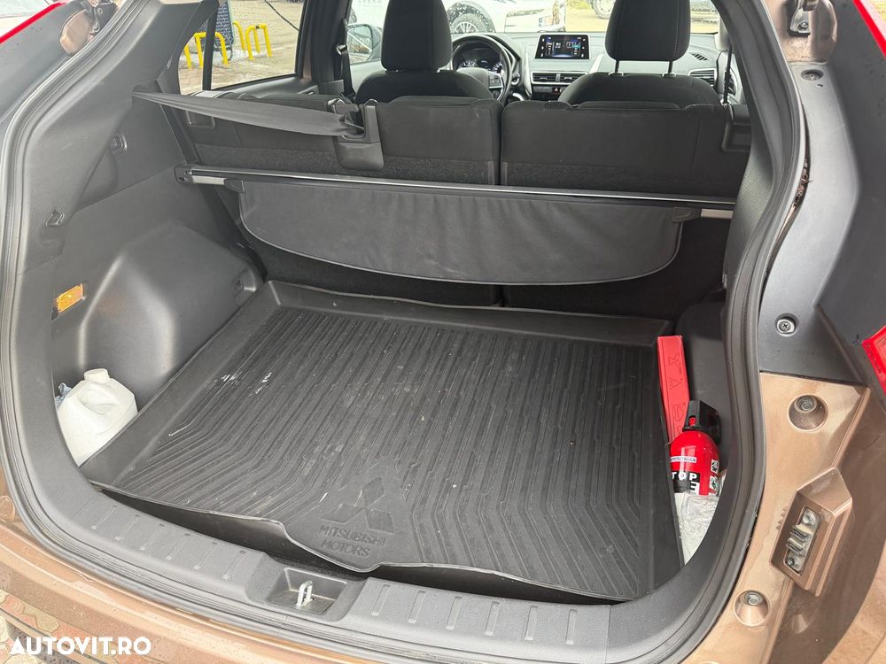 Mitsubishi Eclipse-Cross 1.5-litre 16-valve DOHC MIVEC Intense Aut. - 11