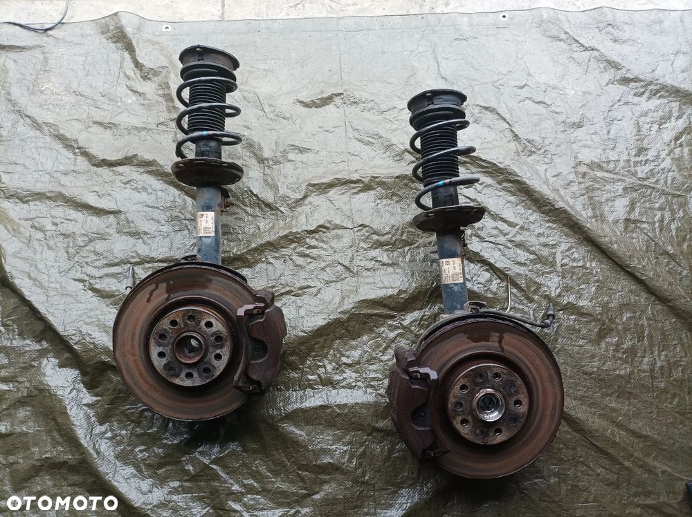 Skoda SuperB III zawieszenie zwrotnica mcpherson prawy lewy 5Q0407258A 5Q0407257A - 1