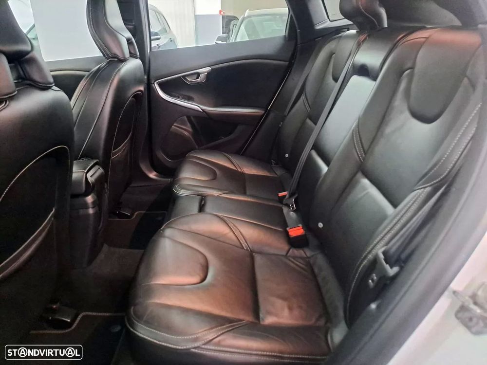 Volvo V40 2.0 D2 R-Design - 20