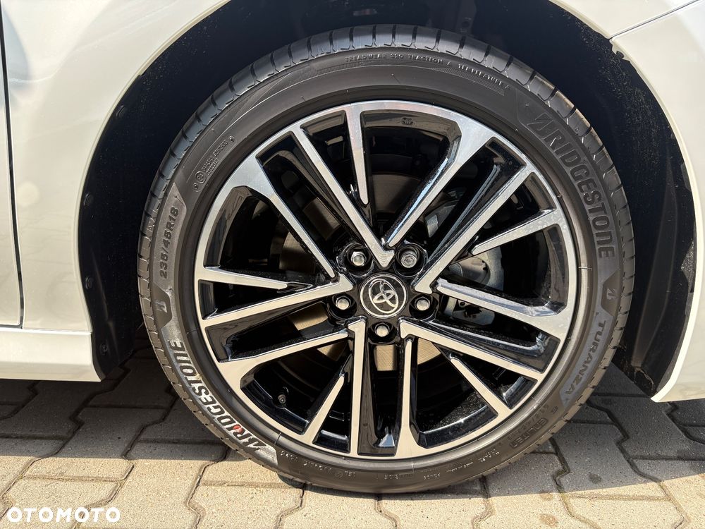 Toyota Camry 2.5 Hybrid Dynamic Force Executive e-CVT - 11