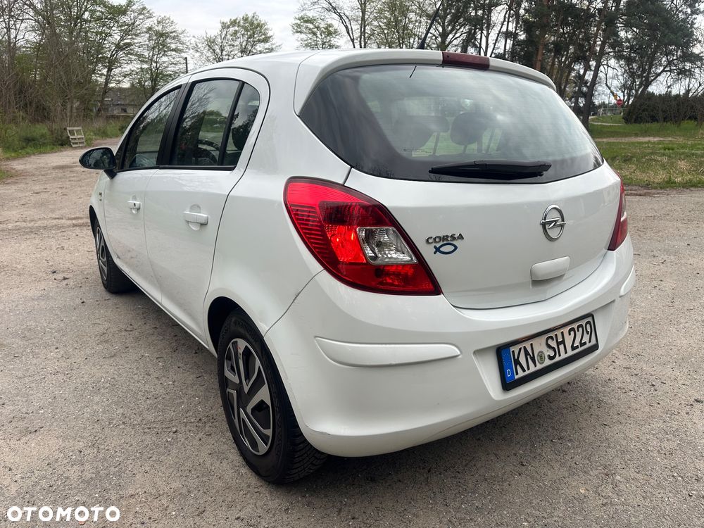 Opel Corsa 1.2 16V Cosmo - 12