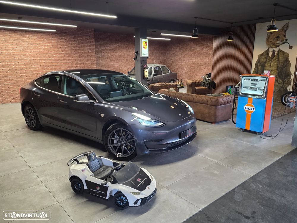 Tesla Model 3 Standard Range Plus RWD - 1