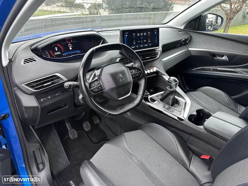 Peugeot 3008 PureTech 130 Stop & Start GPF Allure Pack - 27