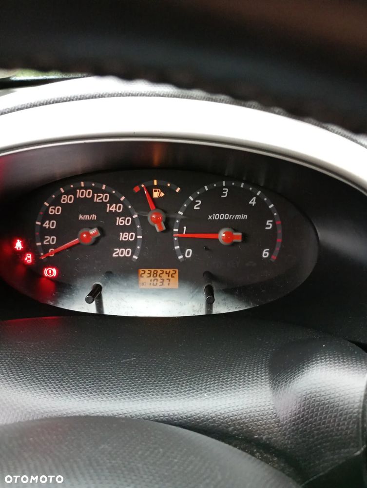 Nissan Micra - 6