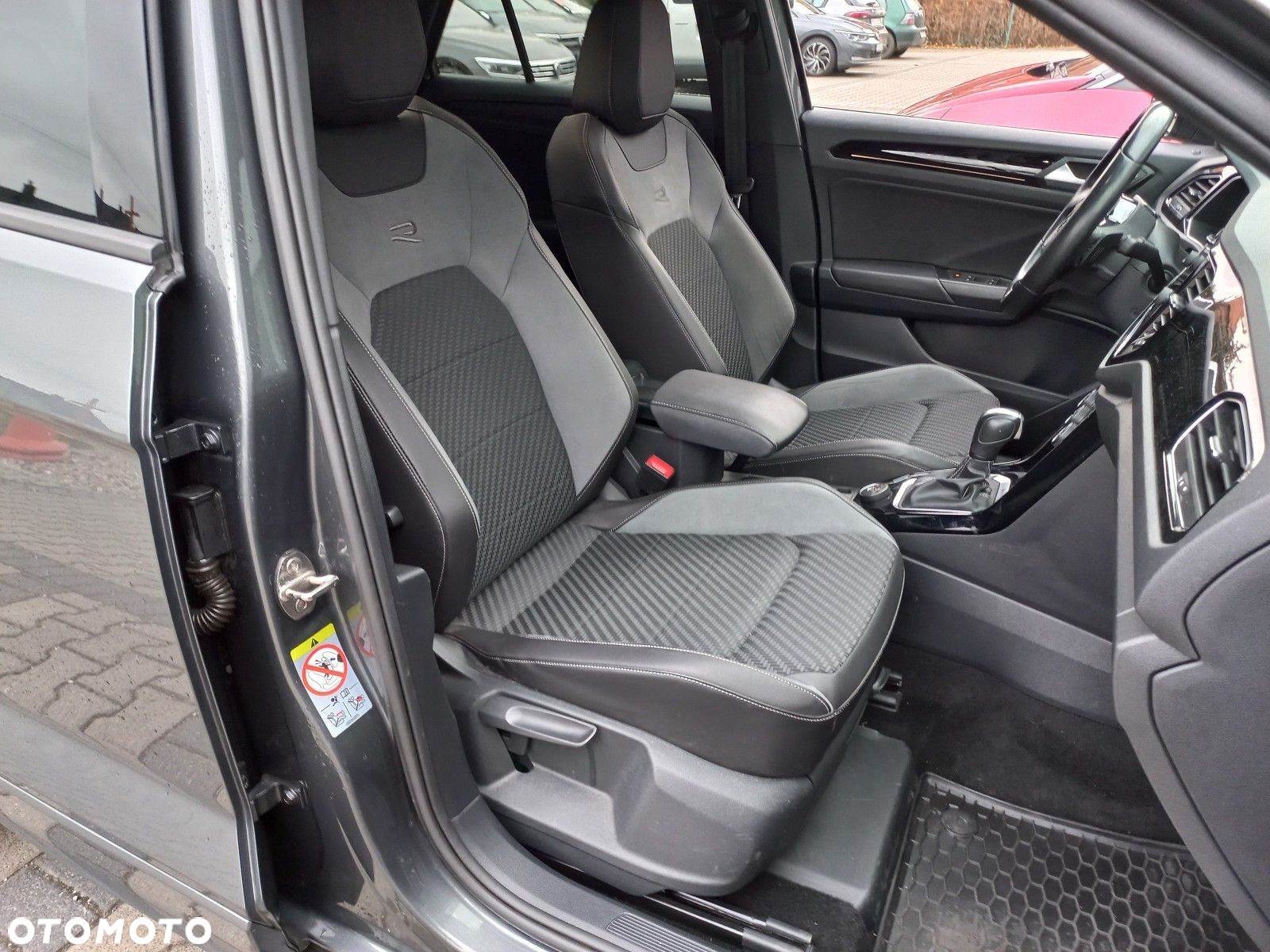 Volkswagen T-Roc - 29