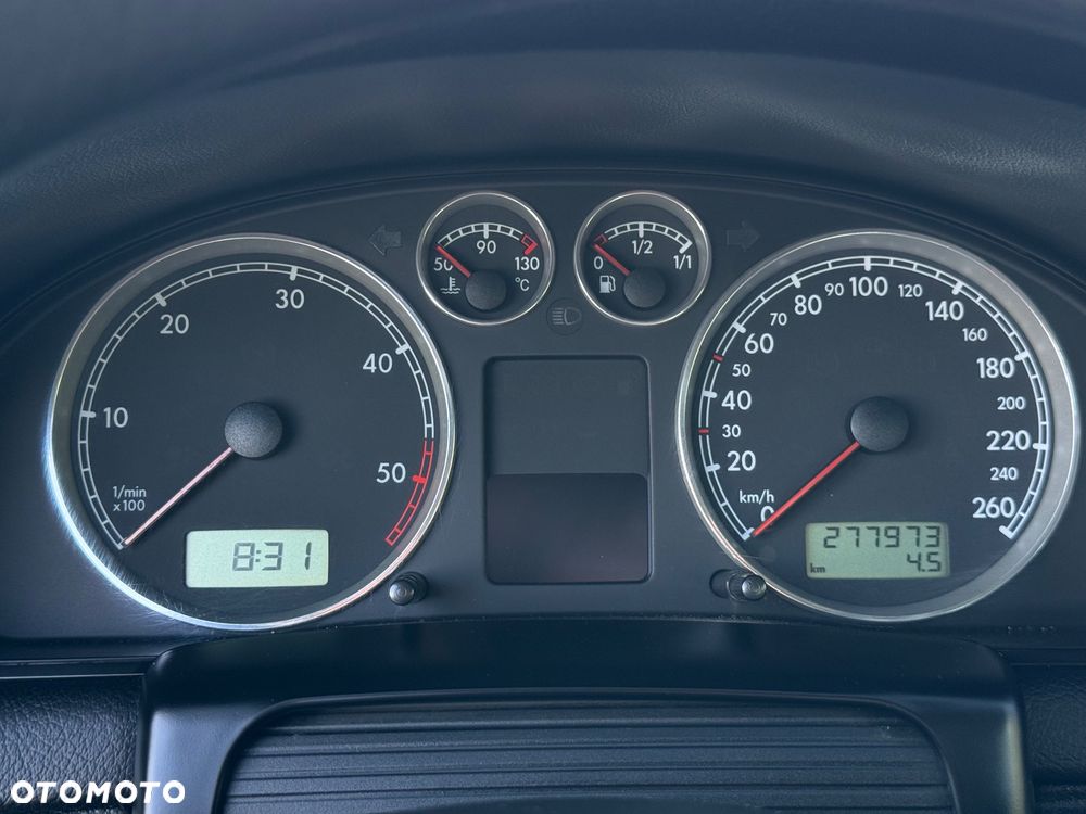 Volkswagen Passat 1.9 TDI Comfortline - 13