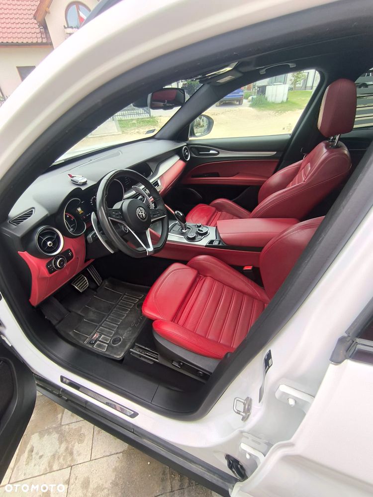 Alfa Romeo Stelvio 2.0 Turbo B-Tech Edition Q4 - 13