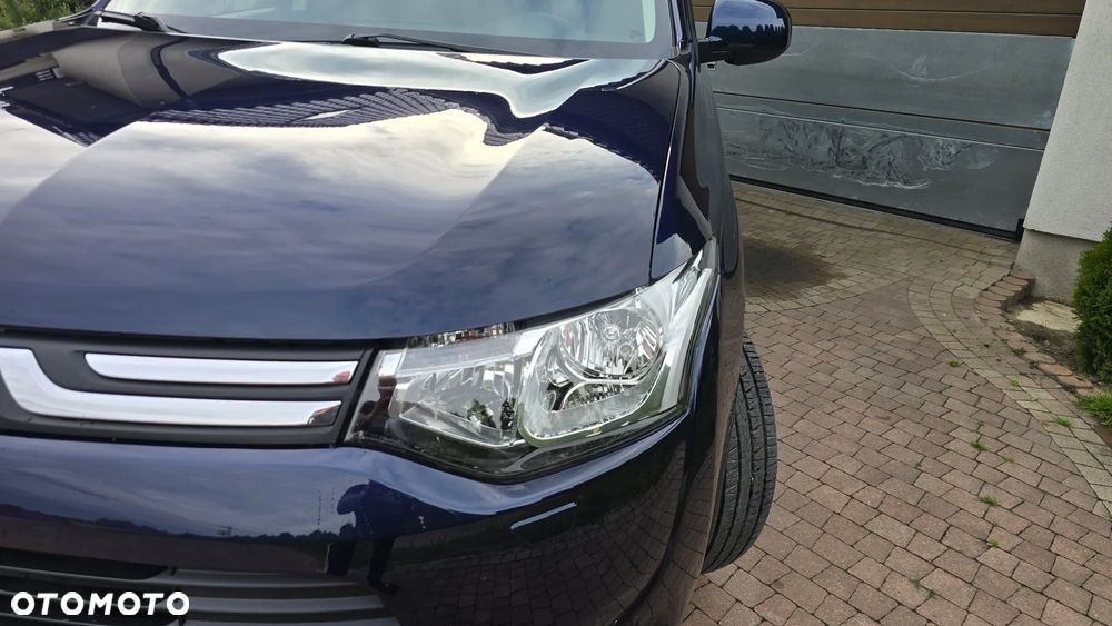 Mitsubishi Outlander - 16