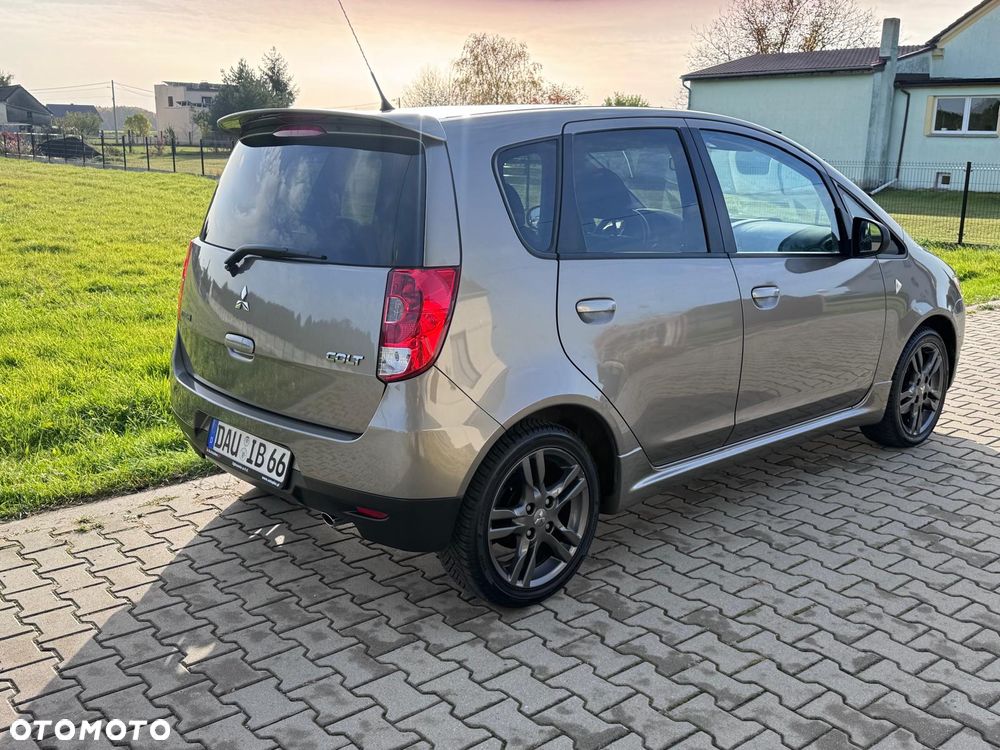 Mitsubishi Colt - 5