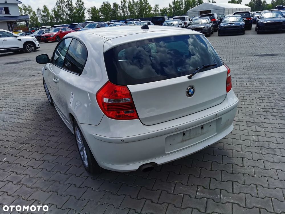 BMW Seria 1 120i Edition Sport - 9