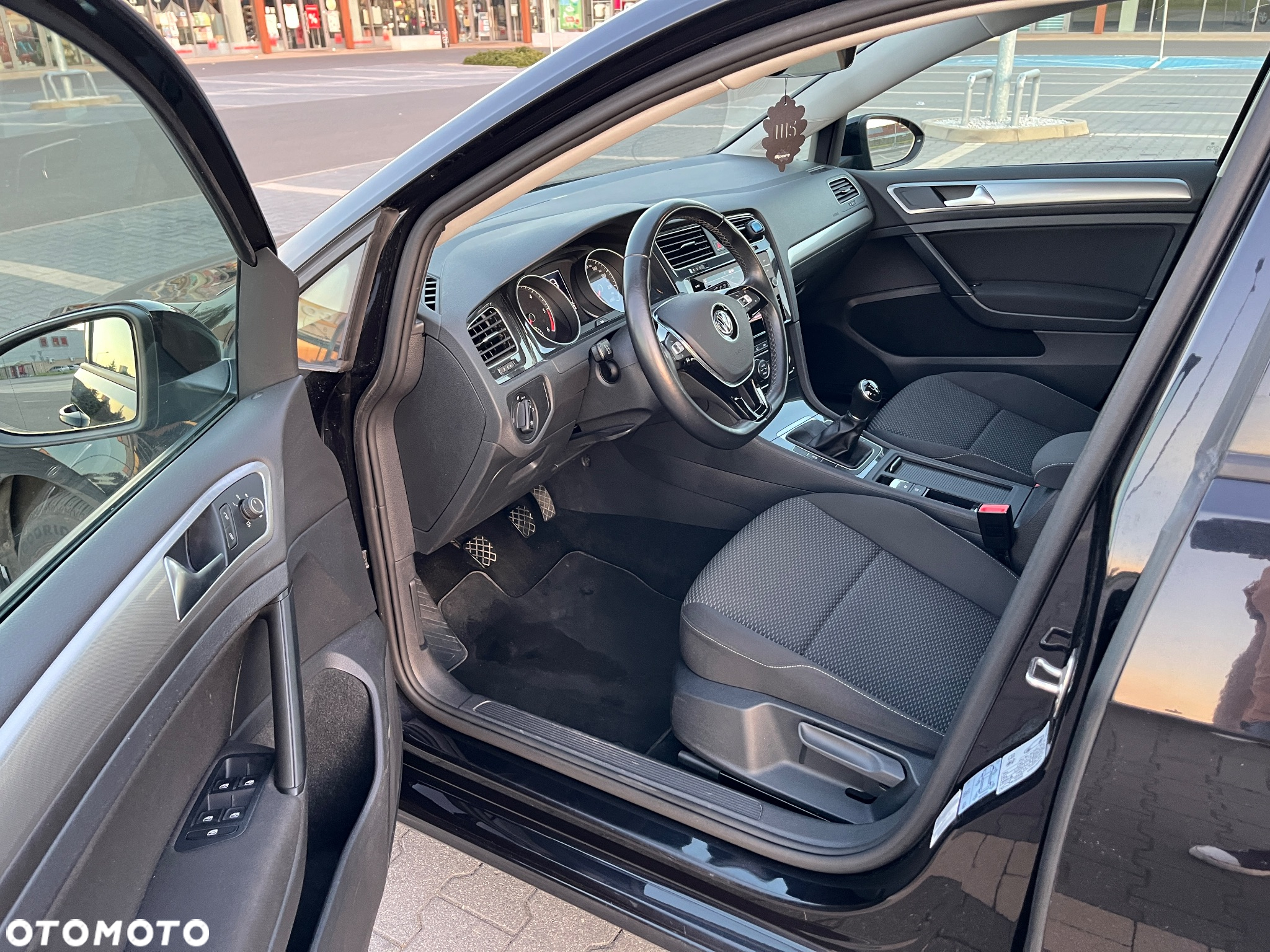 Volkswagen Golf VII 1.6 TDI BMT Trendline - 11