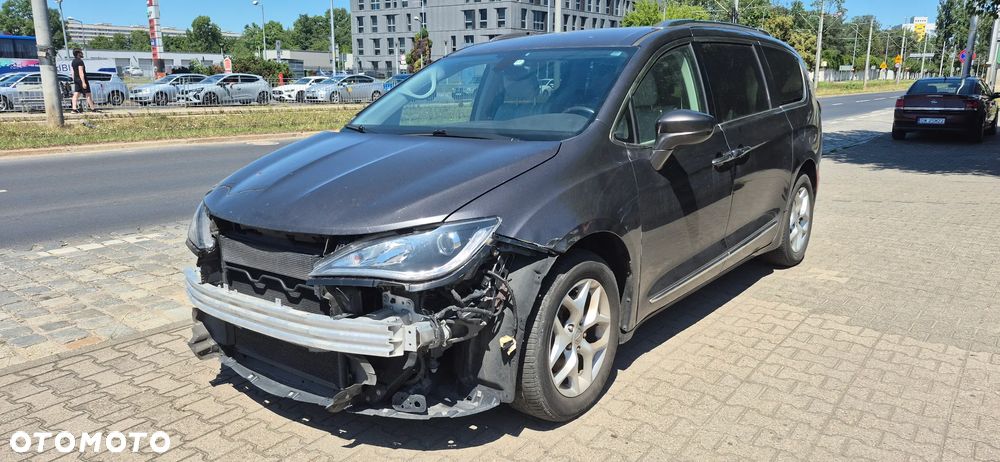 Chrysler Pacifica - 3