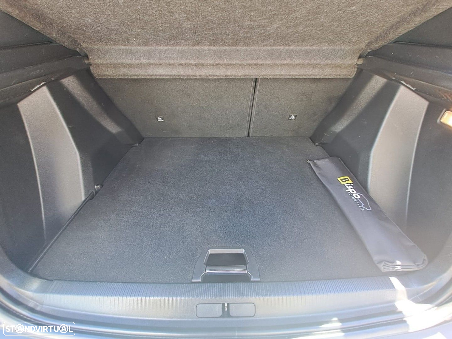 Peugeot 2008 1.2 PureTech Allure EAT8 - 14