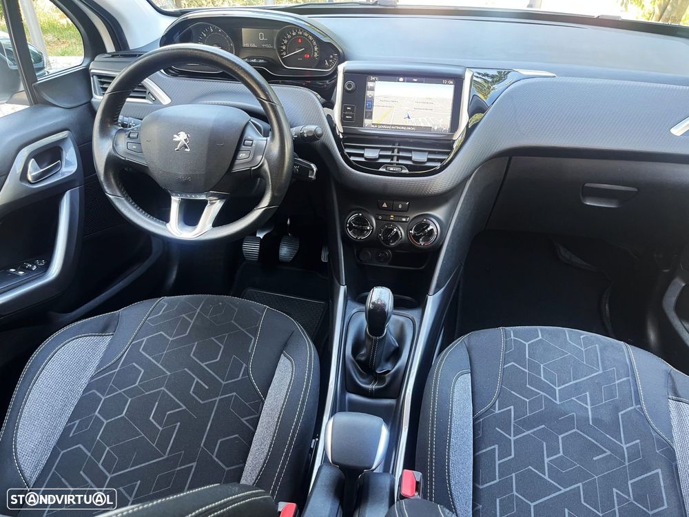 Peugeot 2008 1.2 PureTech Style - 5