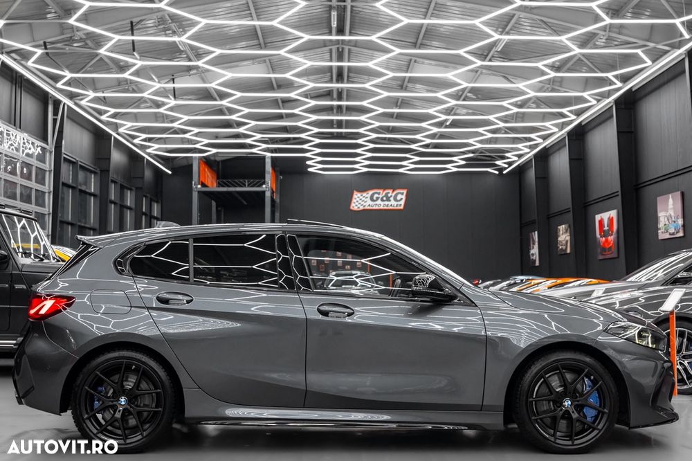 BMW M1 M135i xDrive AT - 32