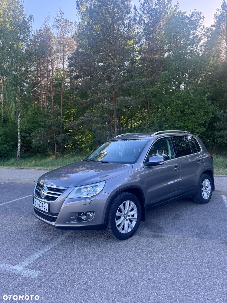Volkswagen Tiguan - 1