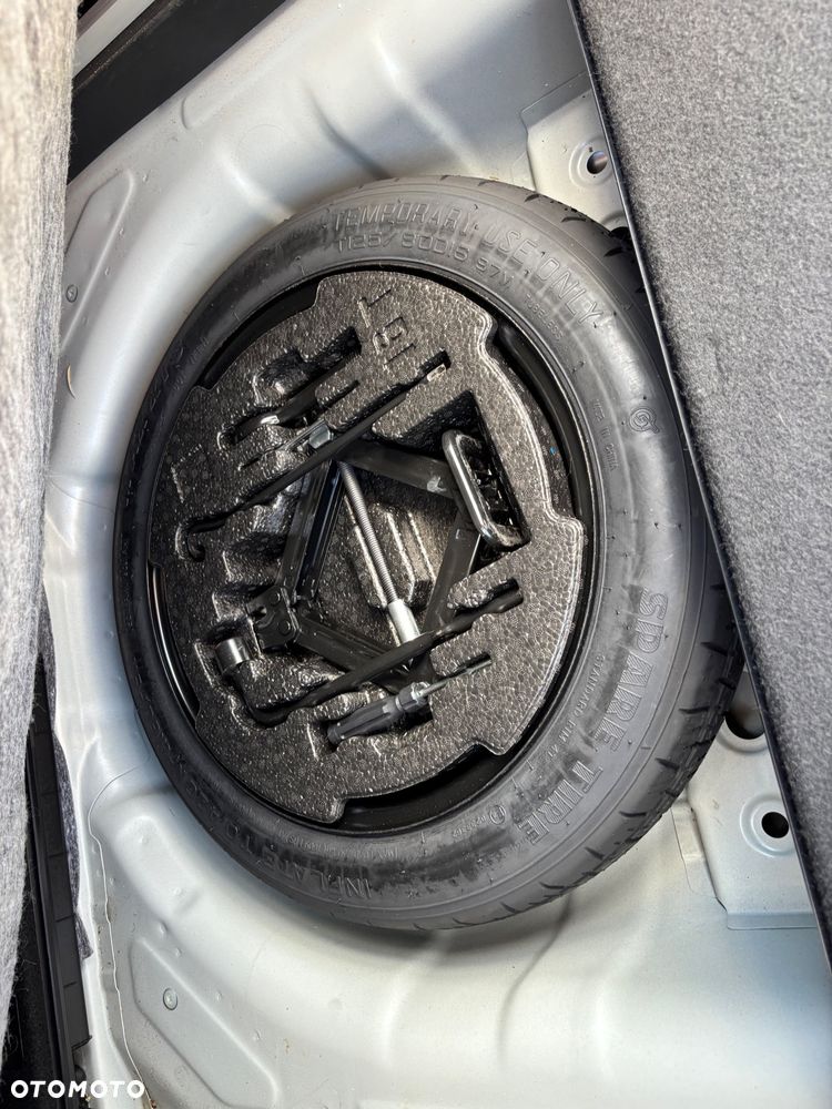 Kia Ceed 1.6 CRDi 128 ISG SW Spirit - 21