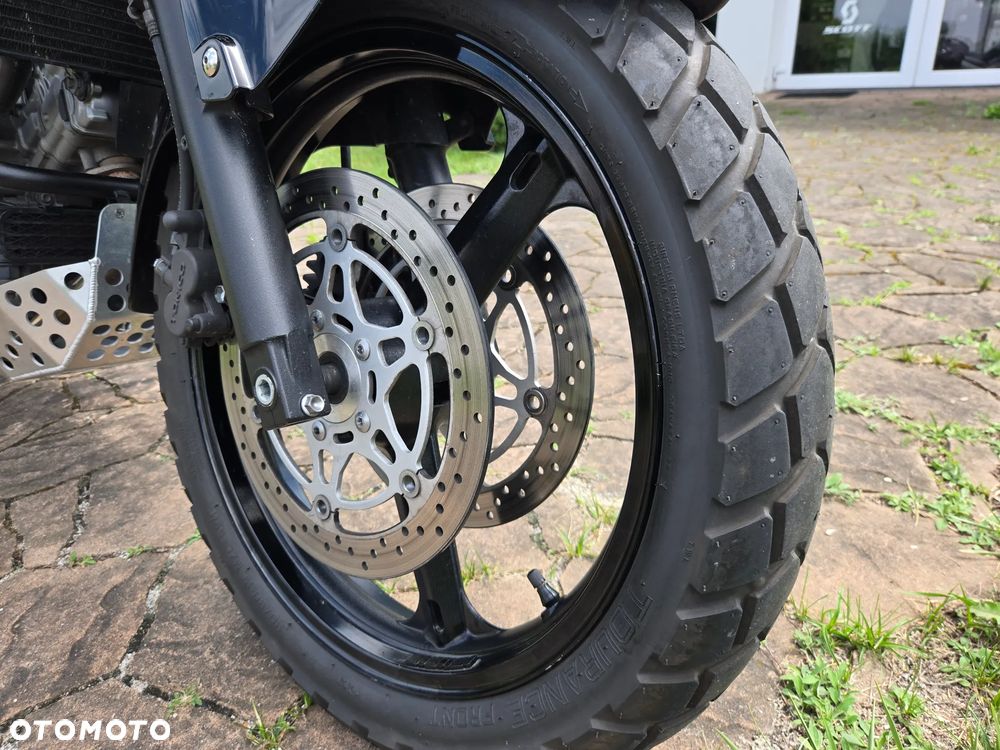 Suzuki V-STROM - 9
