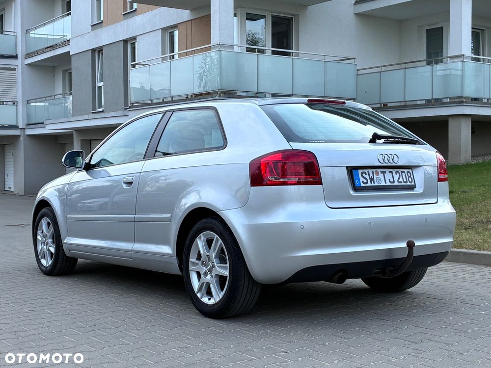 Audi A3 3-drzwiowe 1.6 Attraction - 3