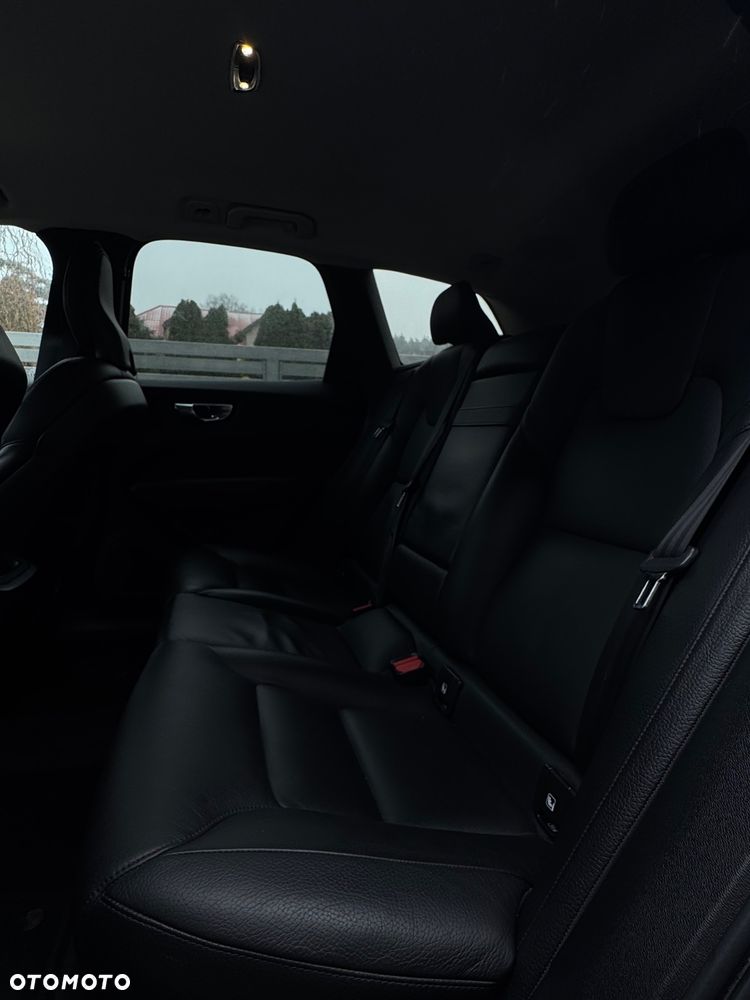 Volvo XC 60 B5 B AWD Inscription - 24