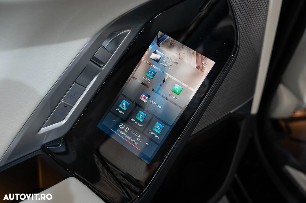 BMW Seria 7 740d xDrive MHEV - 28