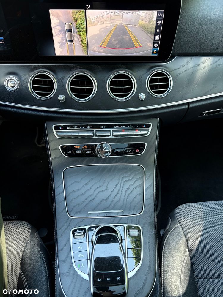 Mercedes-Benz Klasa E 400 d 4-Matic 9G-TRONIC - 27