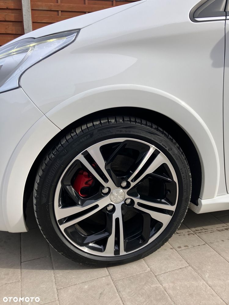 Peugeot 208 1.6 THP GTi - 10