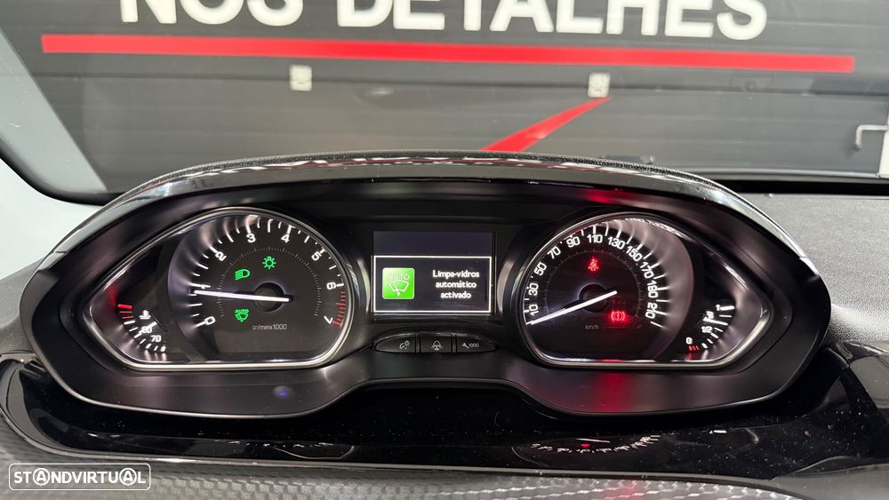 Peugeot 208 1.2 PureTech Allure - 21