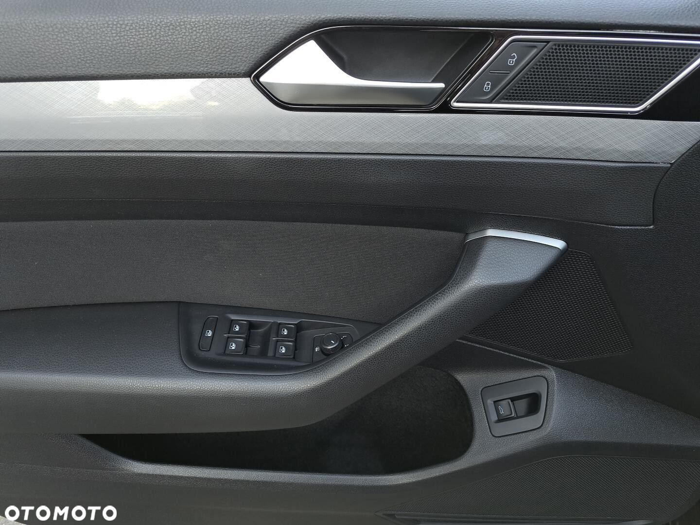 Volkswagen Passat 2.0 TDI Business DSG - 14