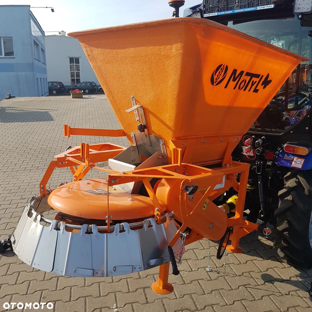 POM Augustów Piaskarka rozsiewacz nawozów MOTYL 400kg, 600kg - 20