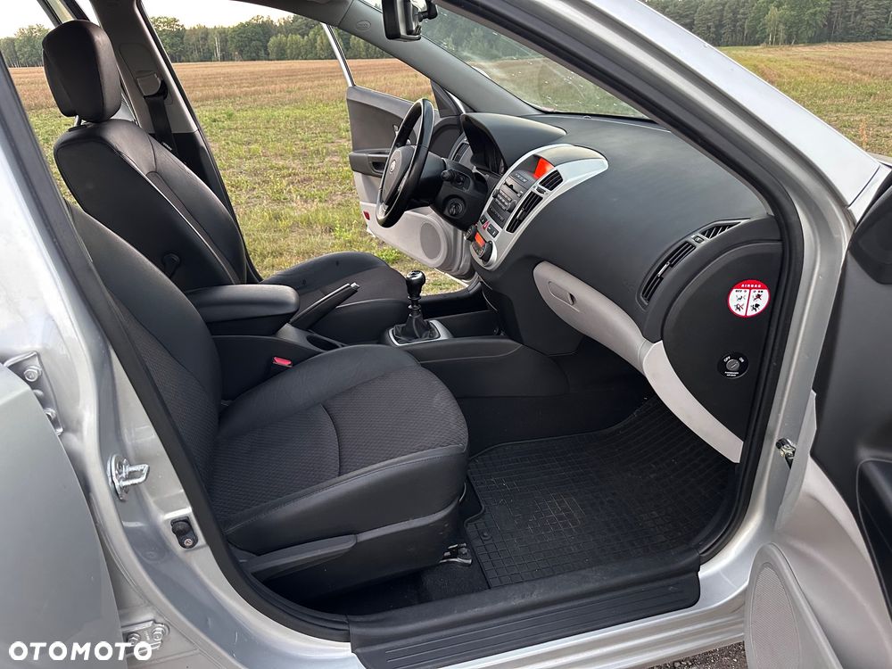 Kia Ceed 1.4 Comfort + - 8