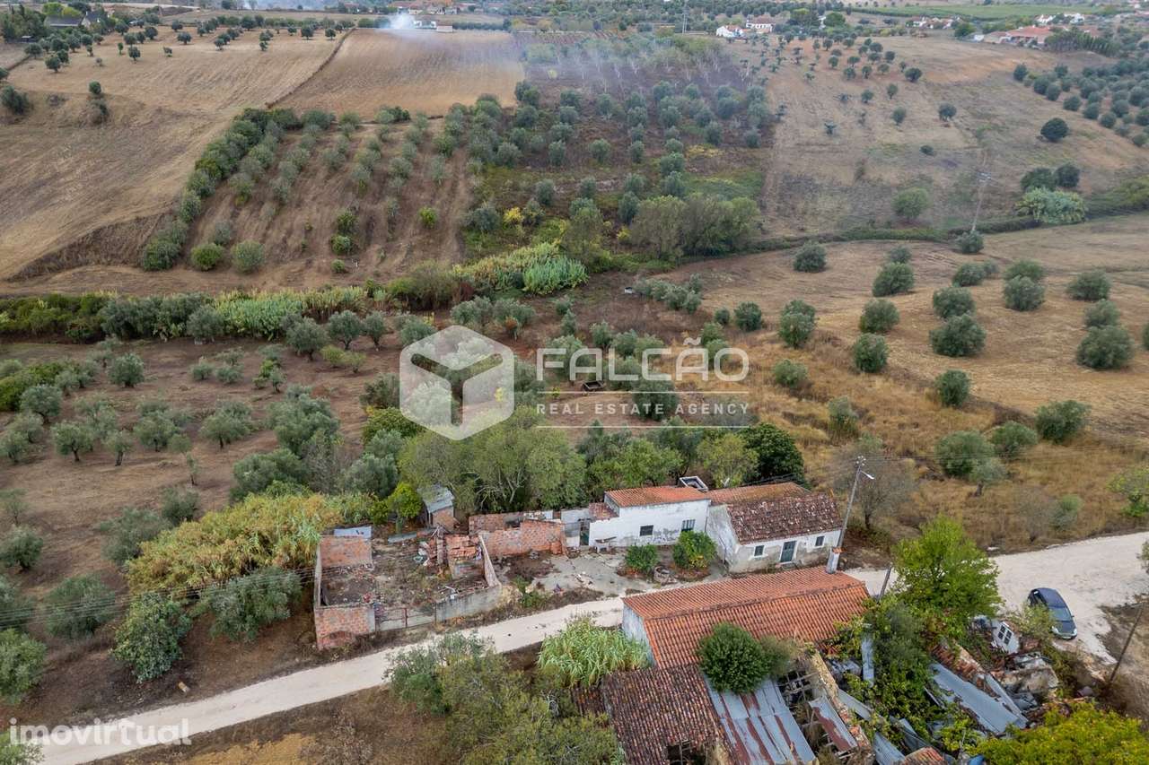 Moradia para Restaurar T2+2 Venda em Casével e Vaqueiros,Santarém - Grande imagem: 4/45