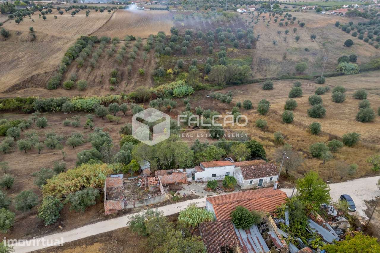 Moradia para Restaurar T2+2 Venda em Casével e Vaqueiros,Santarém - Grande imagem: 4/45