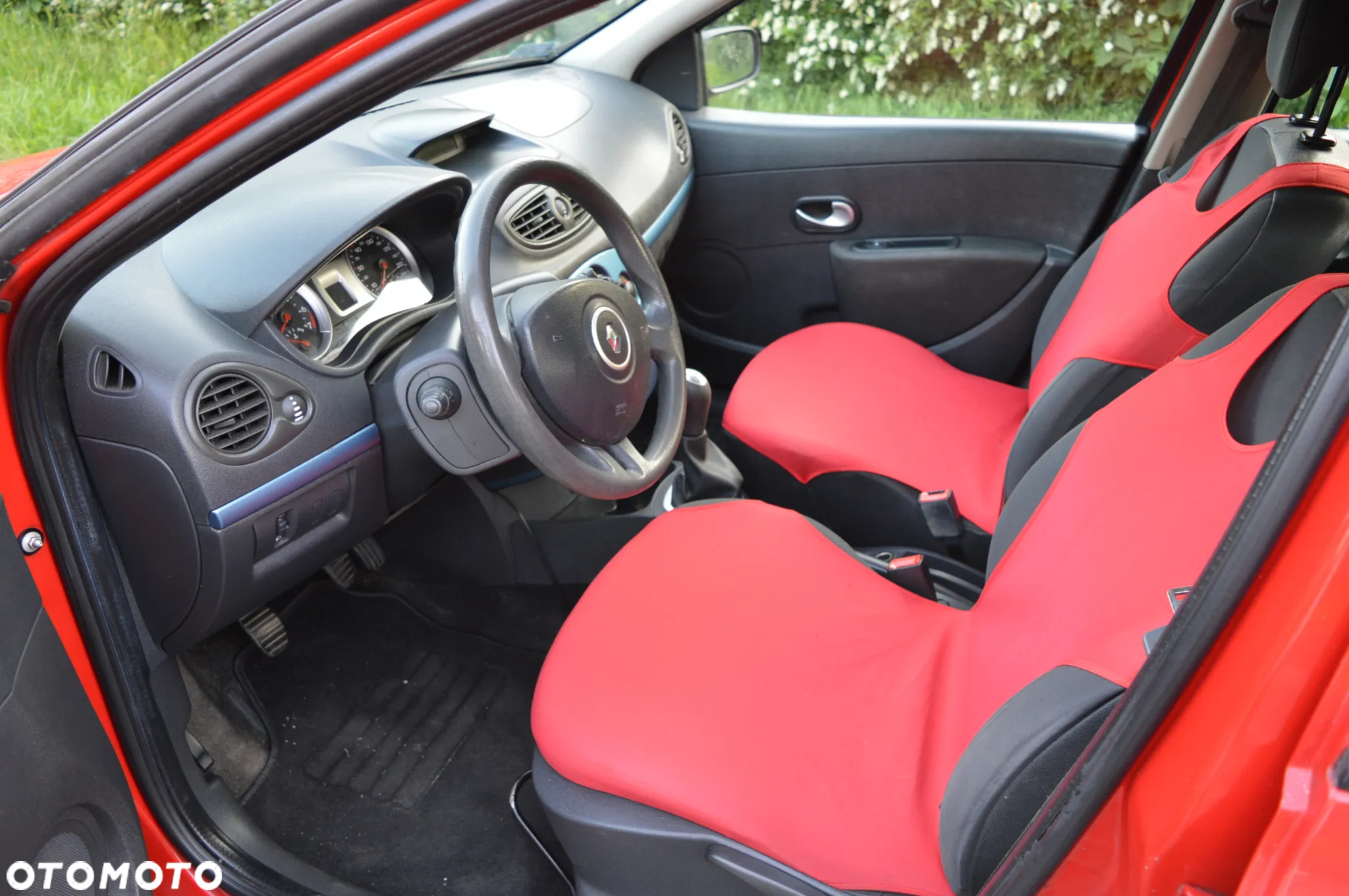 Renault Clio 1.2 16V Arctica - 9