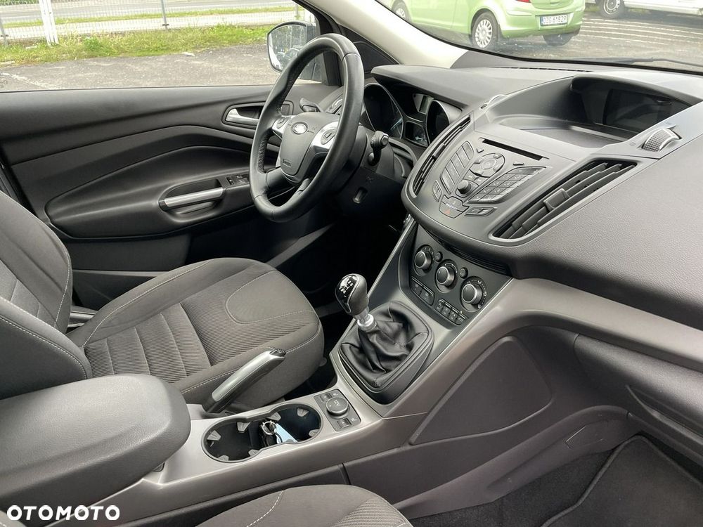 Ford Kuga 1.5 EcoBoost 2x4 ST-Line - 2
