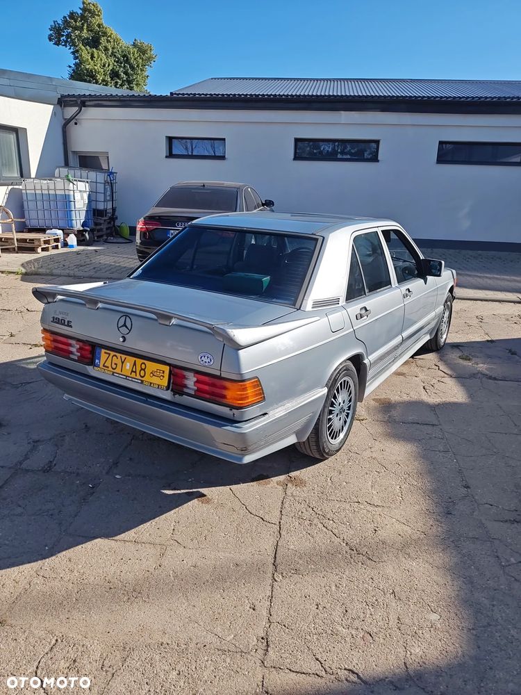 Mercedes-Benz W201 (190) - 5
